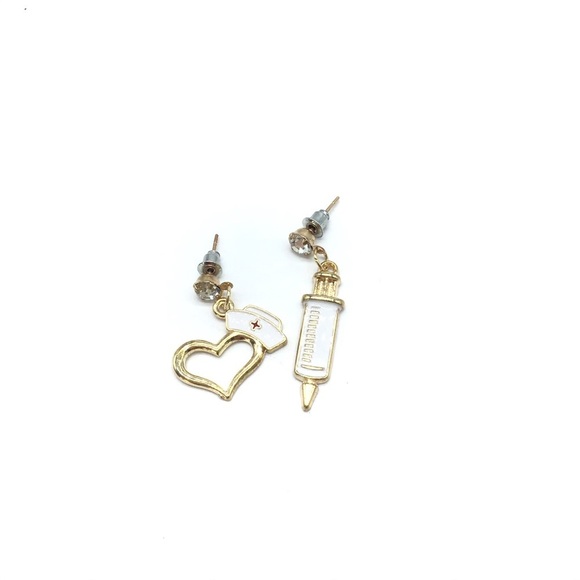 NEW syringe&nurse heart hat asymmetrical earrings - Picture 15 of 16